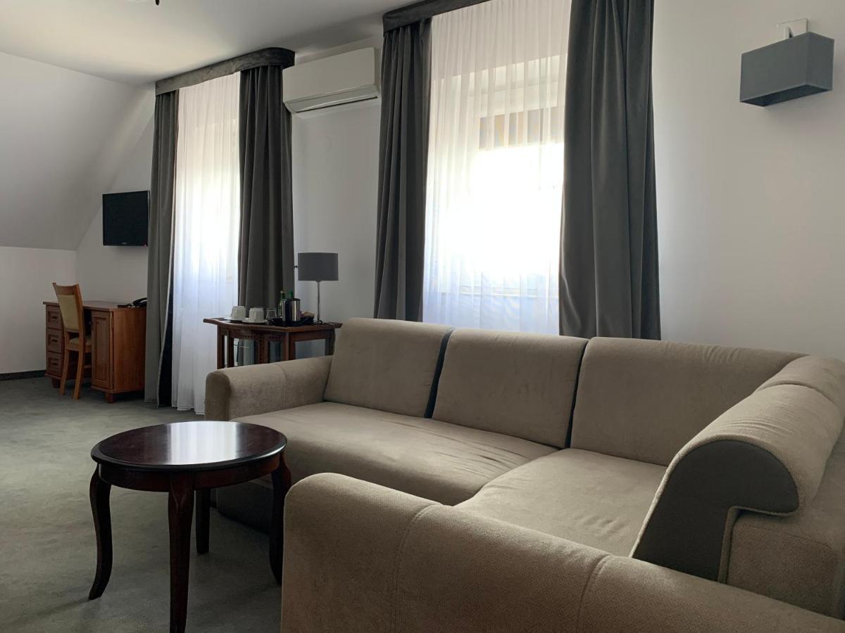 Hotel Kameleon Tarnobrzeg Exteriér fotografie