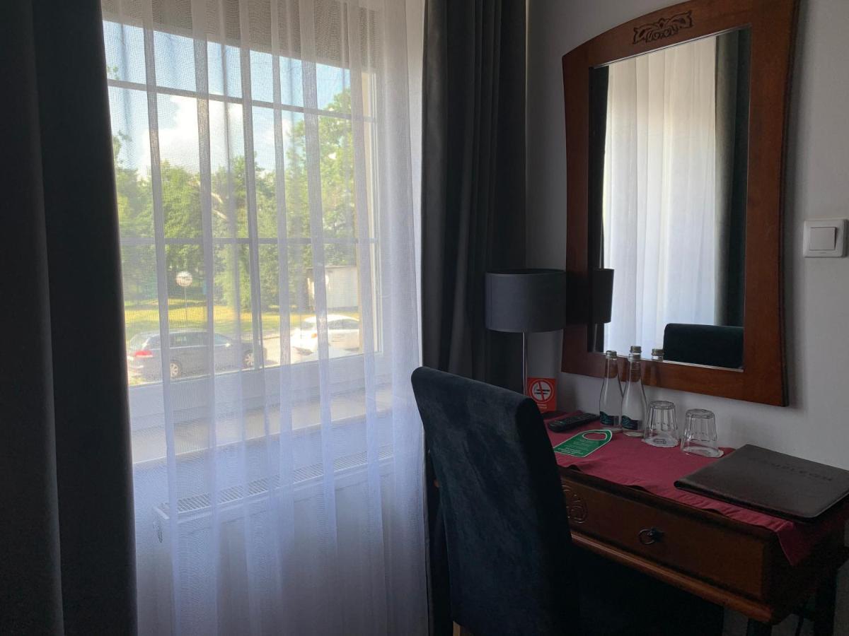 Hotel Kameleon Tarnobrzeg Exteriér fotografie