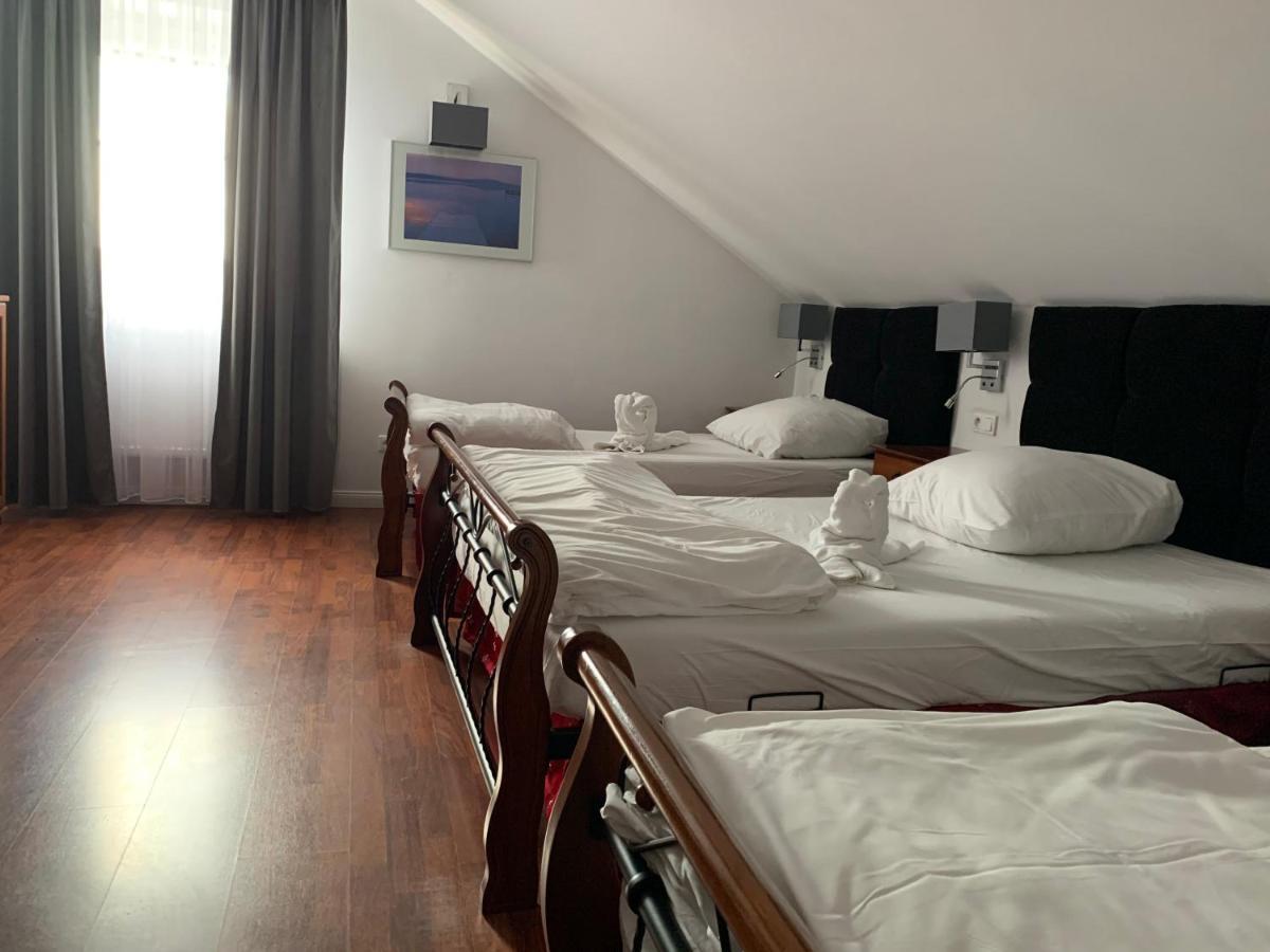 Hotel Kameleon Tarnobrzeg Exteriér fotografie